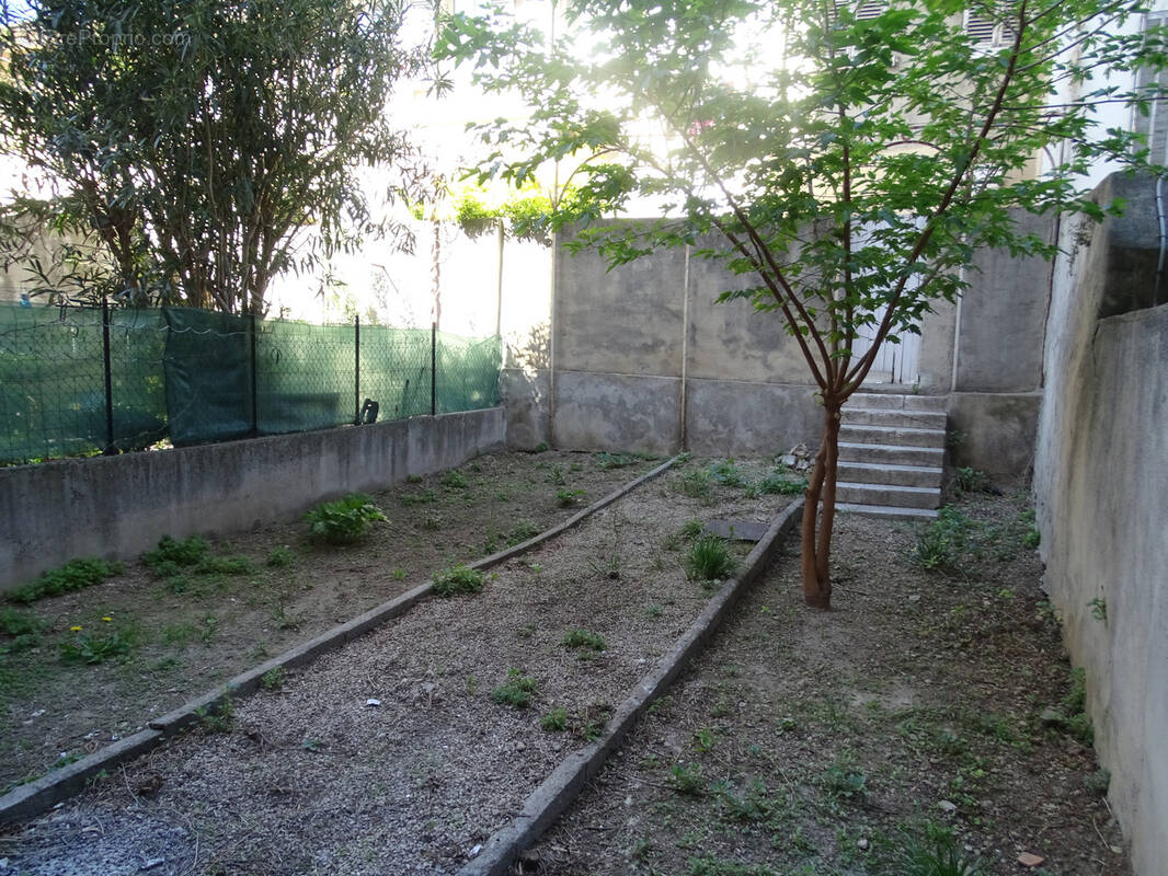 Appartement à MARSEILLE-4E