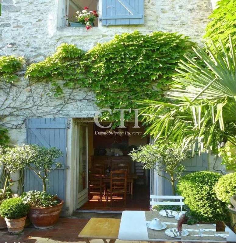 Maison à VAISON-LA-ROMAINE