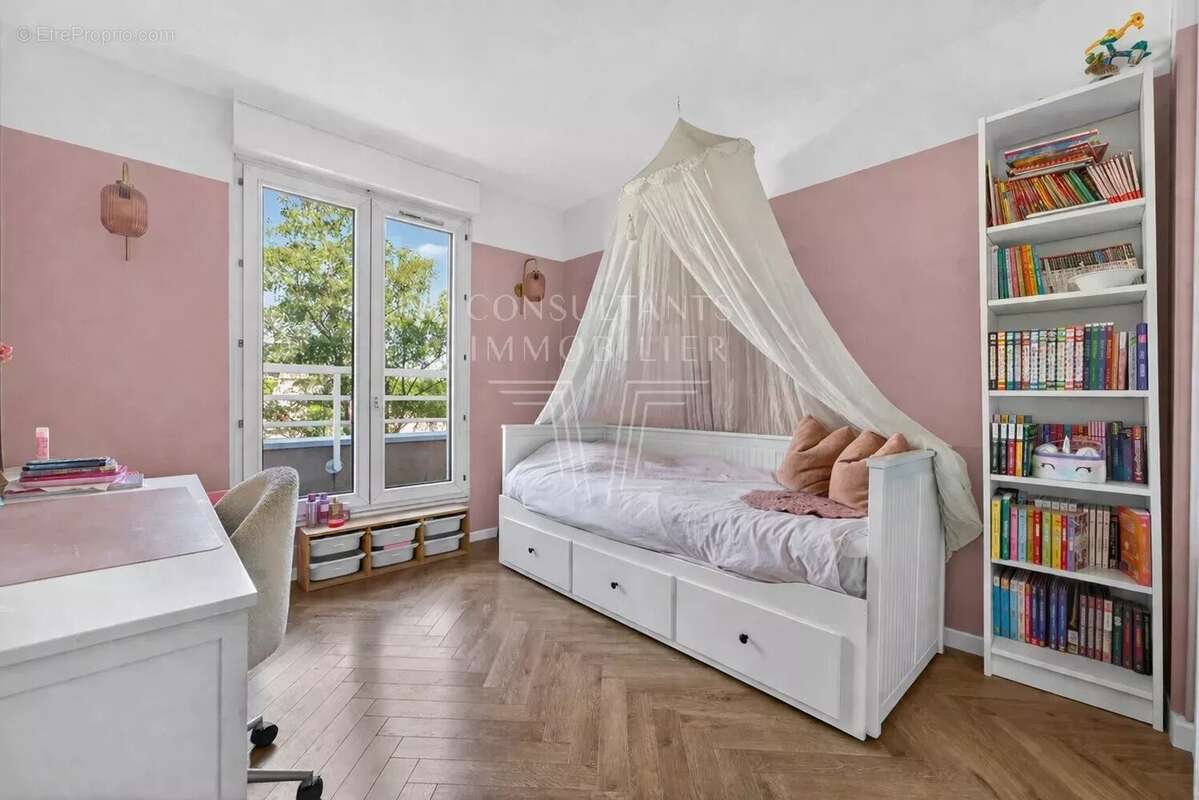 Appartement à LEVALLOIS-PERRET