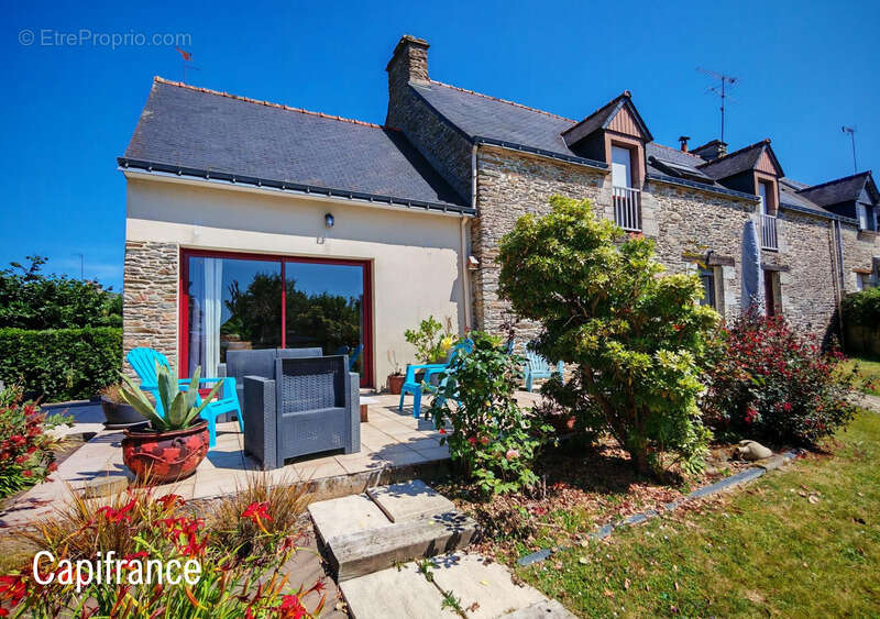 Maison à LE ROC-SAINT-ANDRE