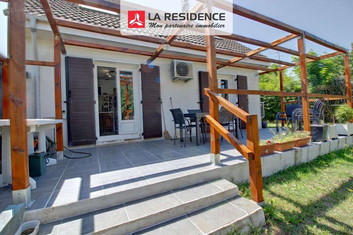 Maison à LES MUREAUX