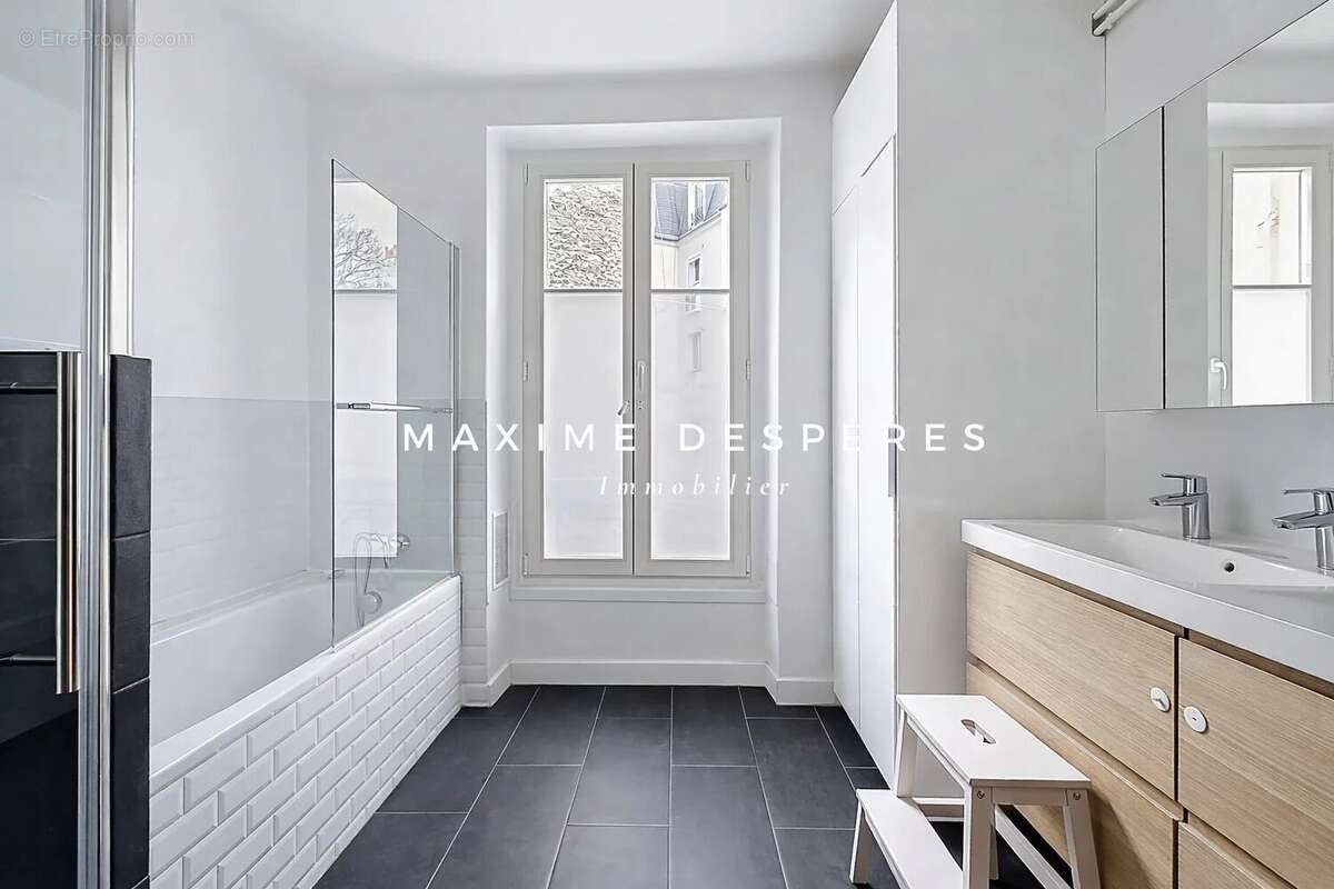 Appartement à NEUILLY-SUR-SEINE