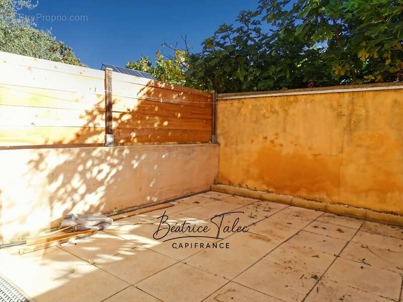 Appartement à LA FARE-LES-OLIVIERS