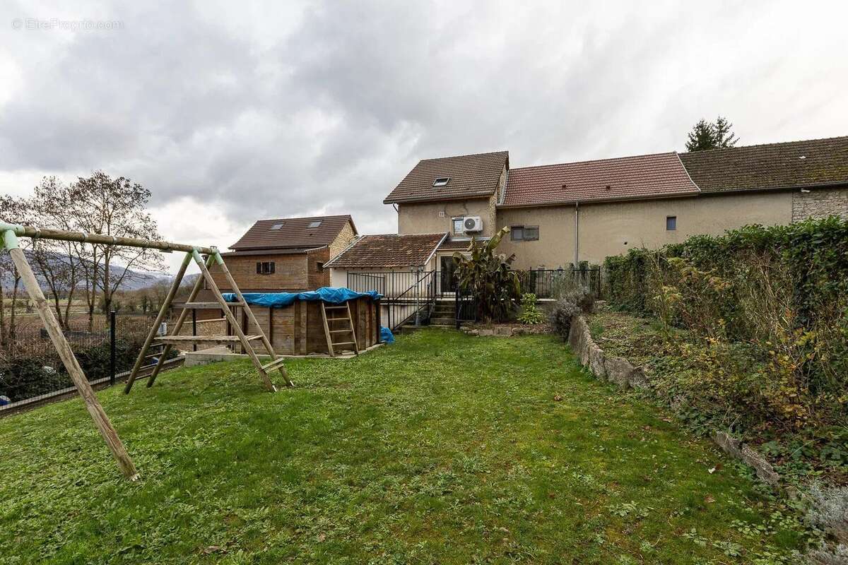 Maison à BOUVESSE-QUIRIEU