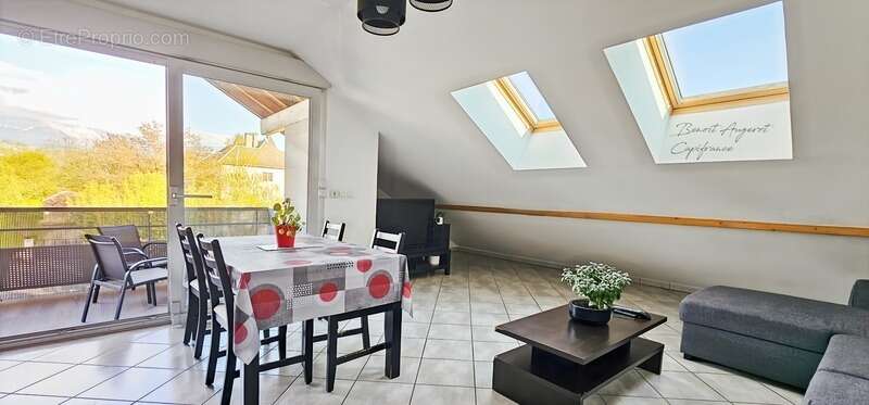 Appartement à PRINGY