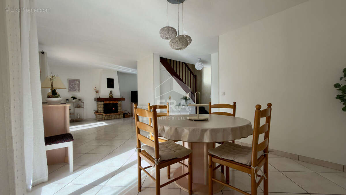 Maison à VIRY-CHATILLON