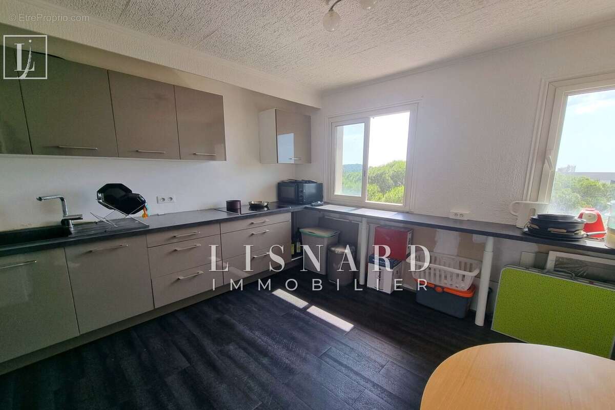 Appartement à VALLAURIS