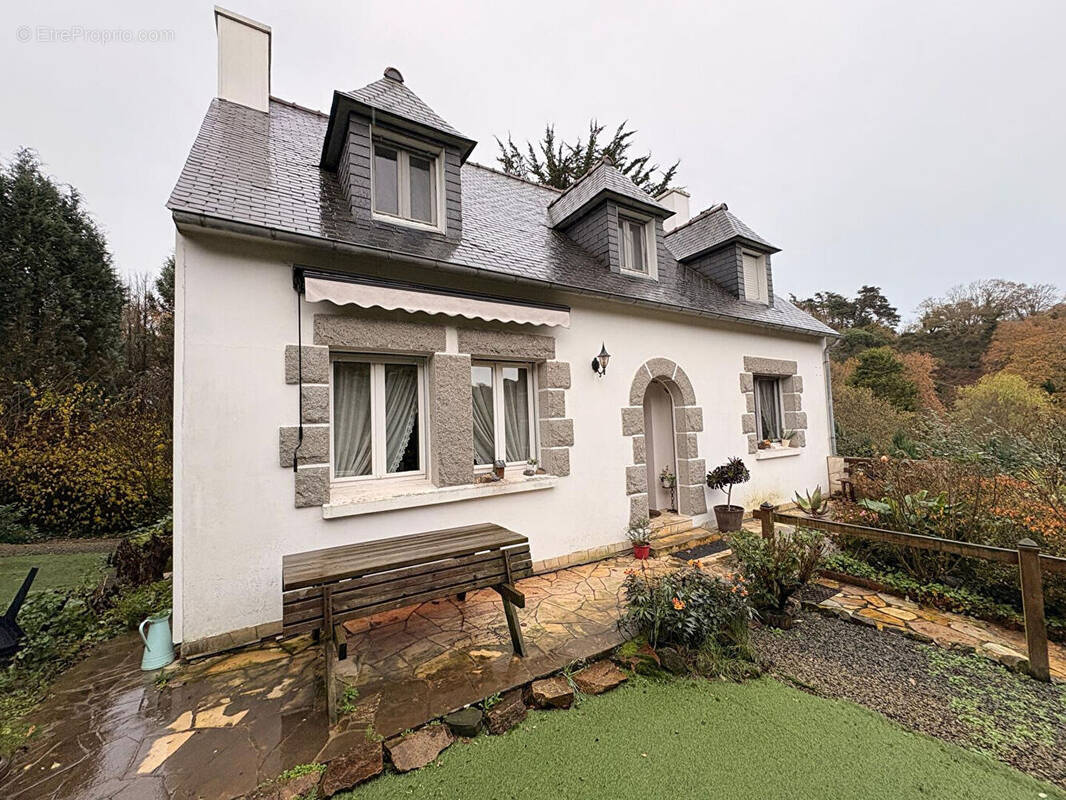 Maison à SAINT-JEAN-DU-DOIGT