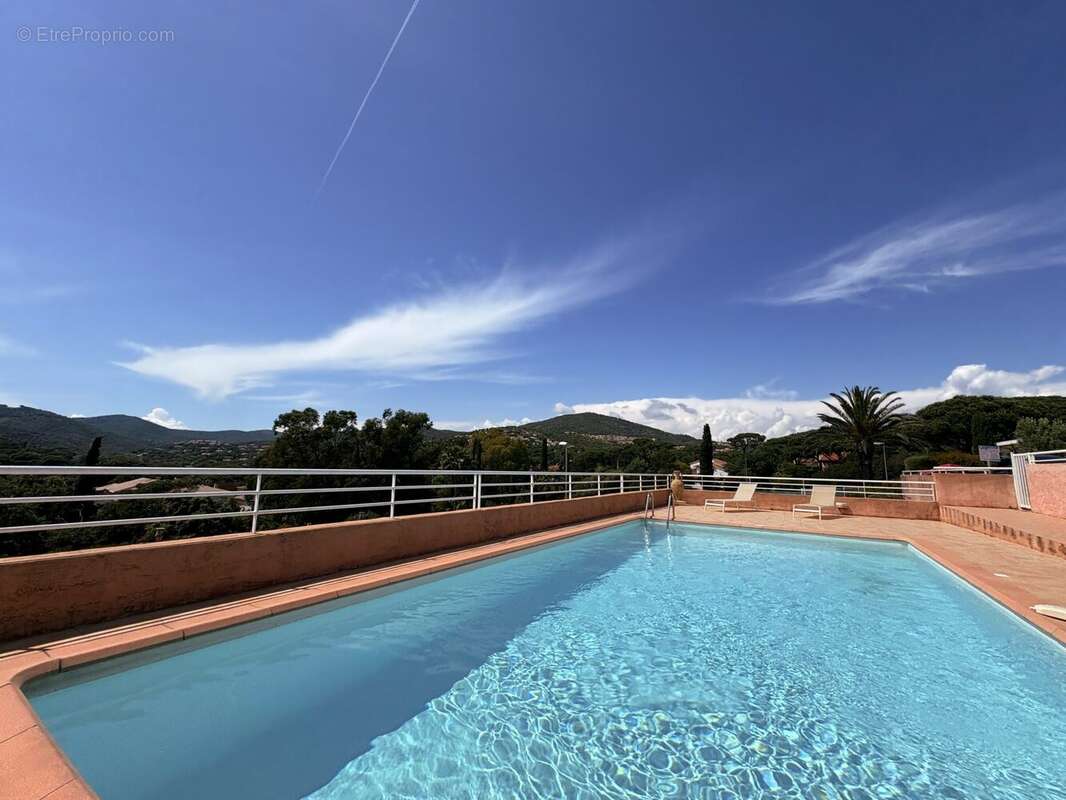 Appartement à ROQUEBRUNE-SUR-ARGENS