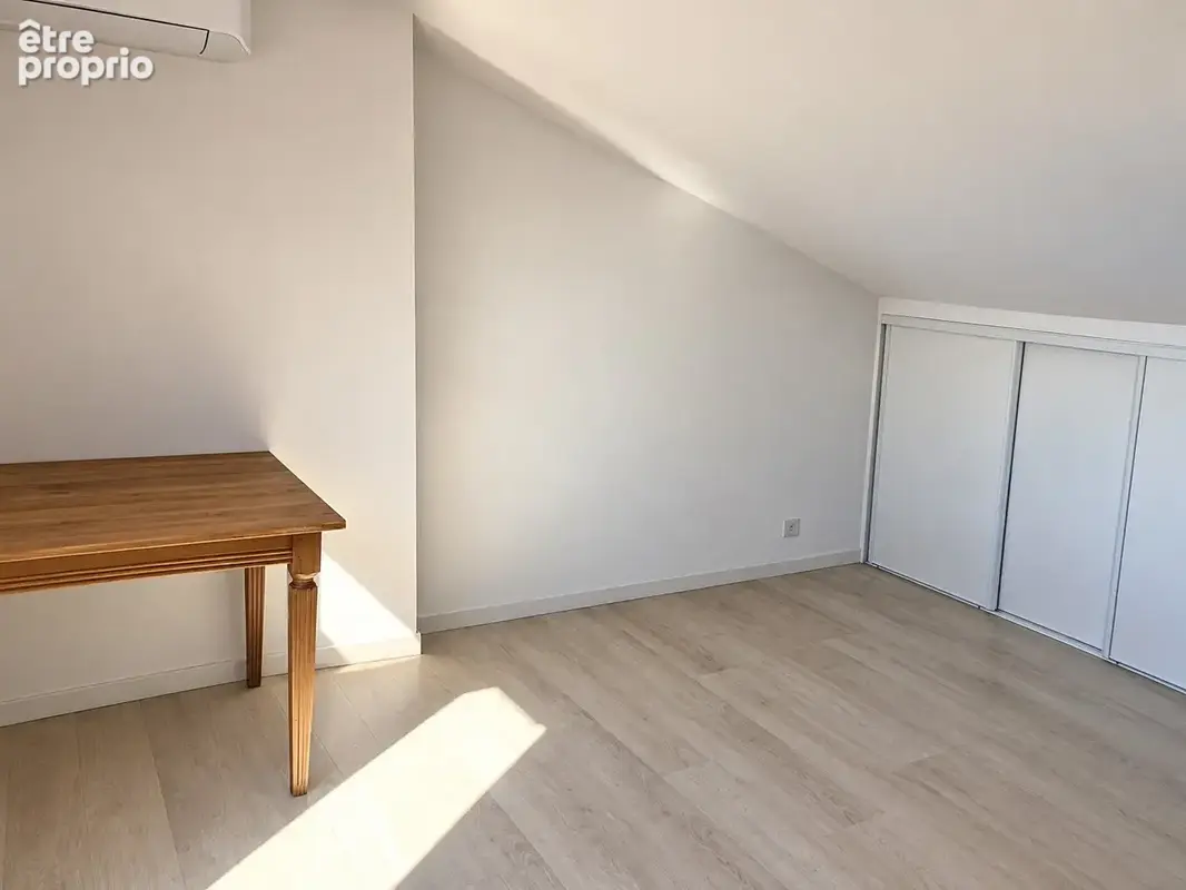 Exceptionnel appartement en dernier etage au coeur du centre-ville hyerois - photo 14