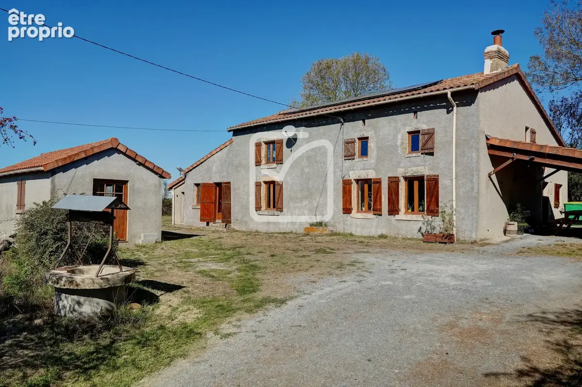 Photo Maison à Le Busseau au prix de 176 800€