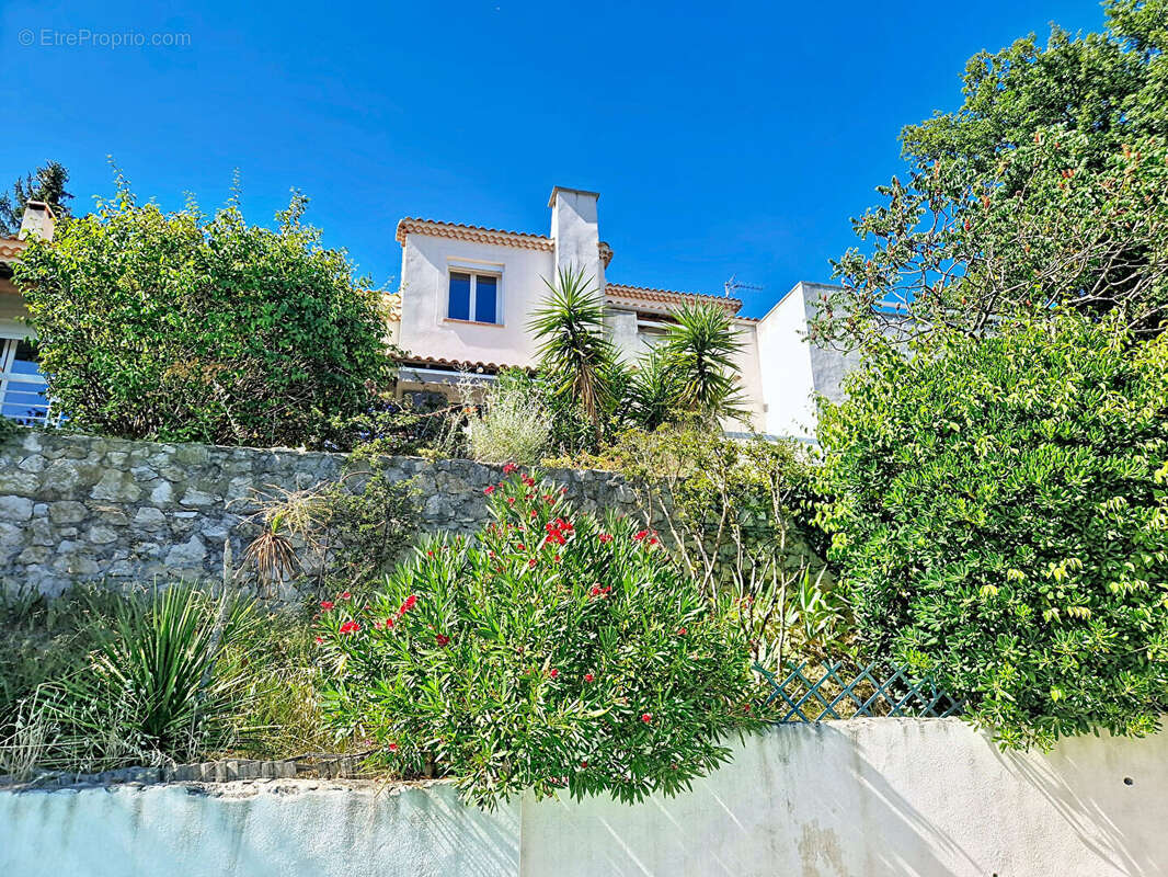 Maison à LES ANGLES