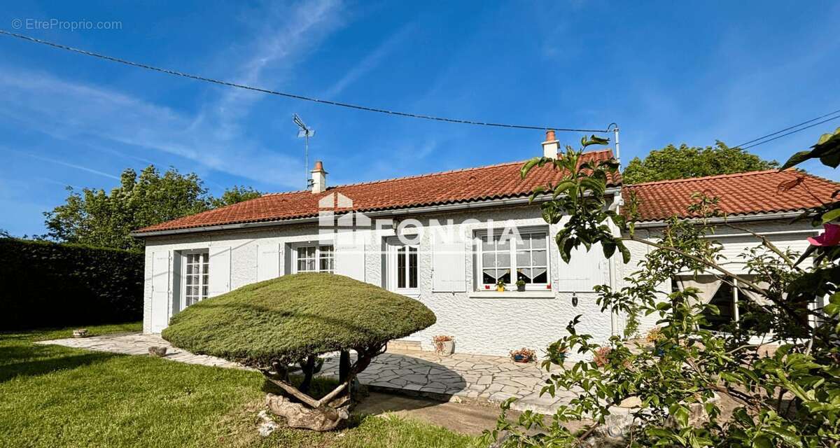 Maison à SAINT-SYMPHORIEN