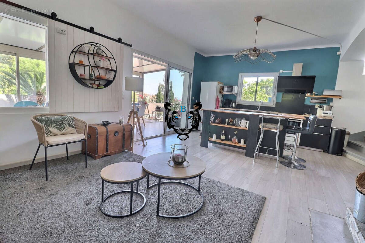 Maison à LES ISSAMBRES