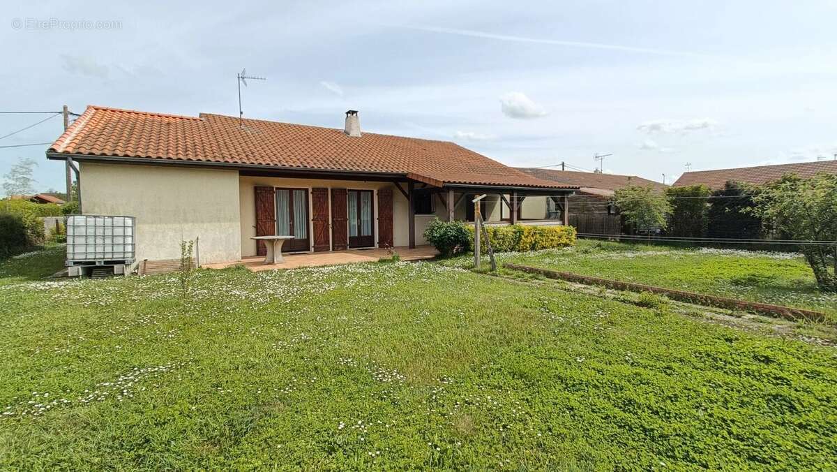 Maison à AYRON