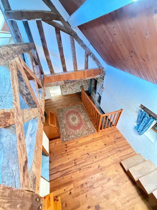 BELLE OPPORTUNITE ! Maison en pierre de 165m², pleine de charme, 4 chambres, Cour intérieure de 379m² 93 000 € - photo 32