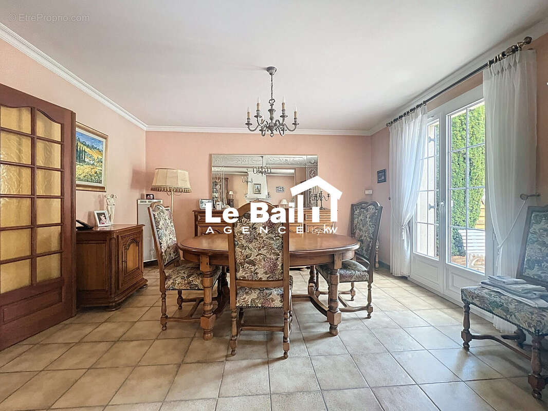 Maison 135 m² à Cergy  - photo 8
