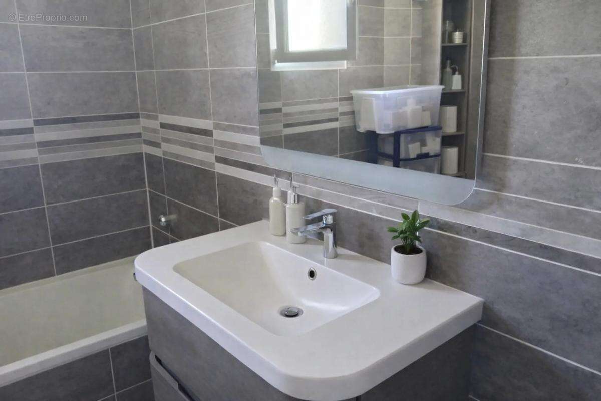 Maison de 5 pièces de 119 m² à Saint-Remèze - photo 20