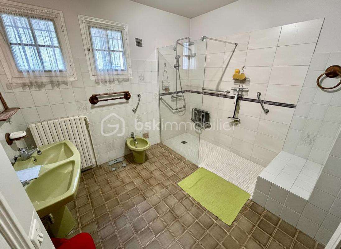 Maison 8 pièces de 180m² à VENEUX-LES-SABLONS (77250) - photo 10