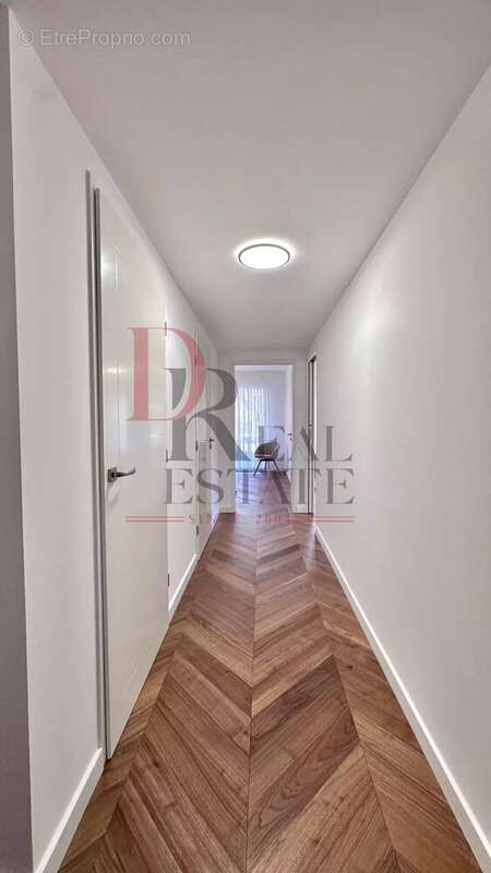 Appartement à ROQUEBRUNE-CAP-MARTIN