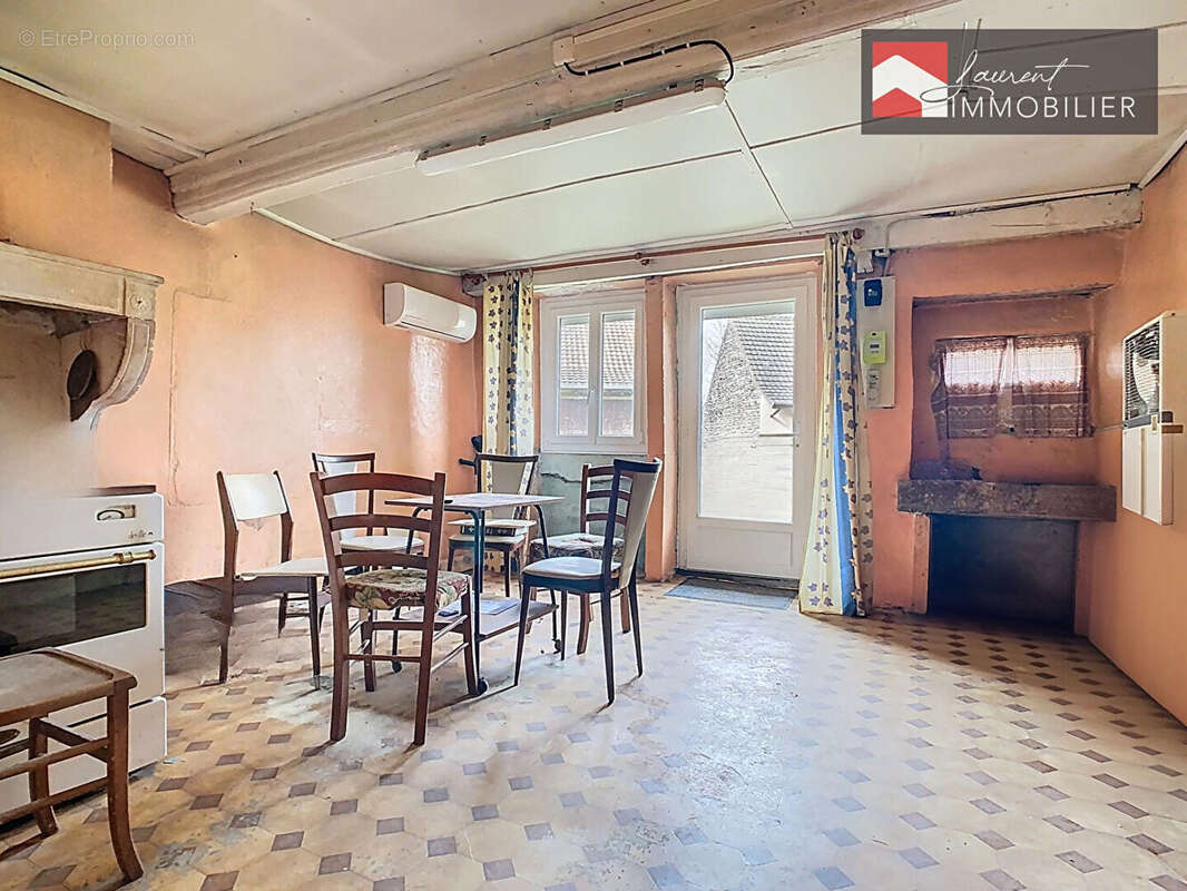 Maison à L&#039;ABERGEMENT-DE-CUISERY