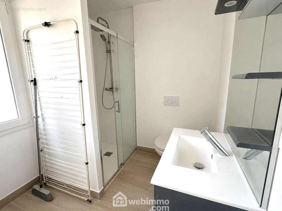 Appartement 96 m² à Maze  - photo 6