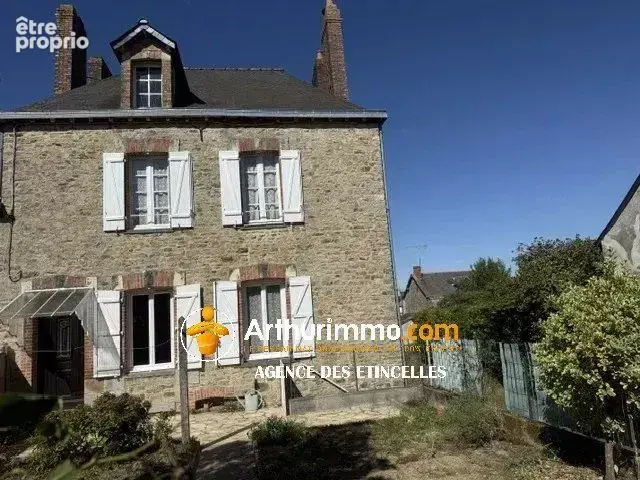 Photo Maison à Martigne-Ferchaud au prix de 136 860€