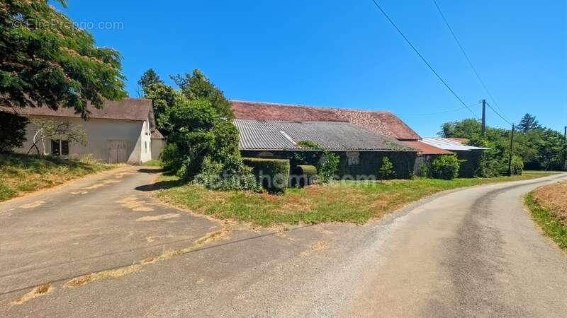 Maison à SAVIGNAC-LEDRIER