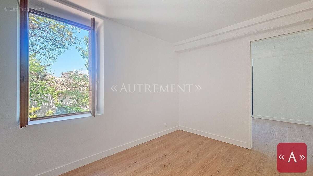 Appartement à SAINT-SULPICE