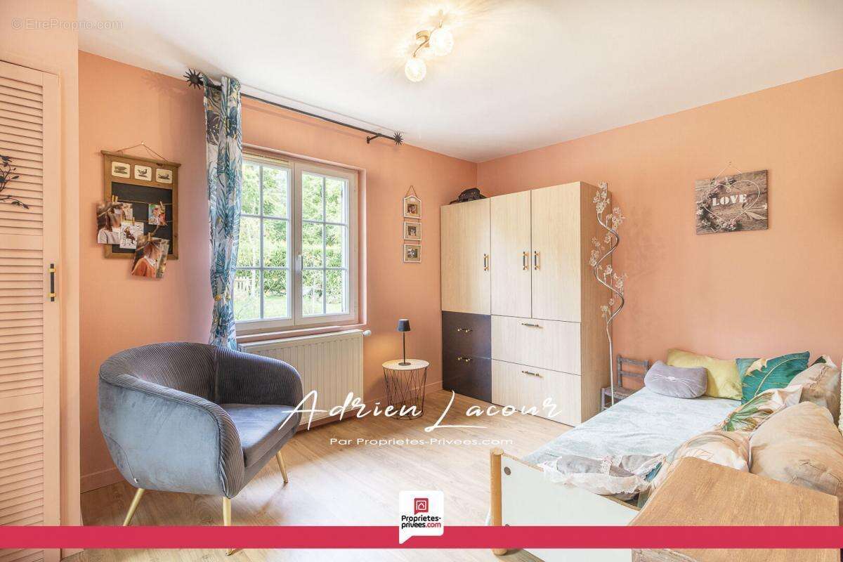 Maison à LASSAY-SUR-CROISNE