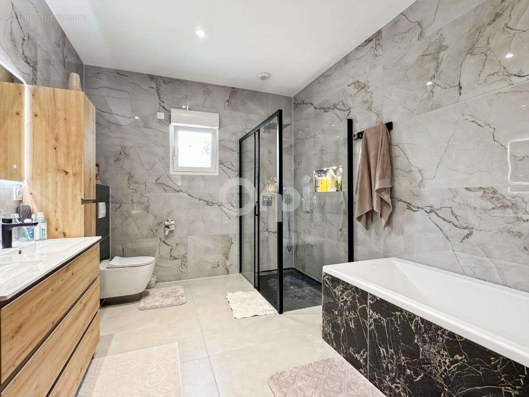 Maison 6 pièces de 198 m² - photo 11