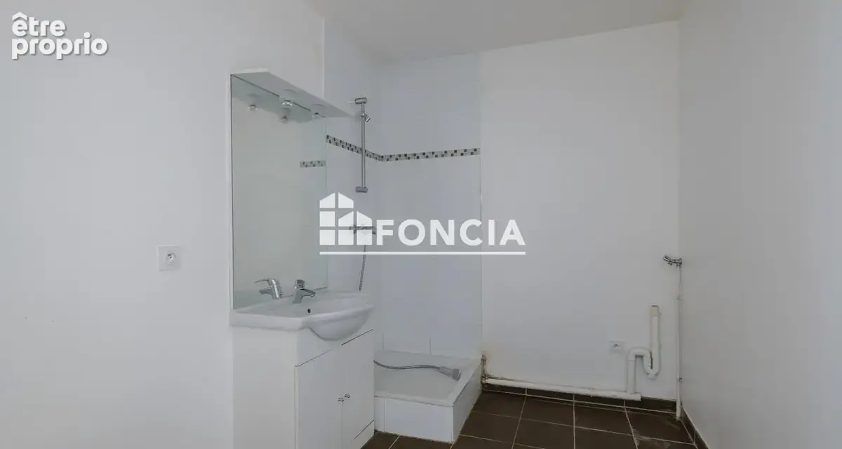 Meaux - Studio 28 m2 avec Balcon avec une place de stationnement en sous-sol - photo 4