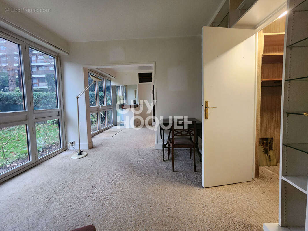 Appartement à LA CELLE-SAINT-CLOUD