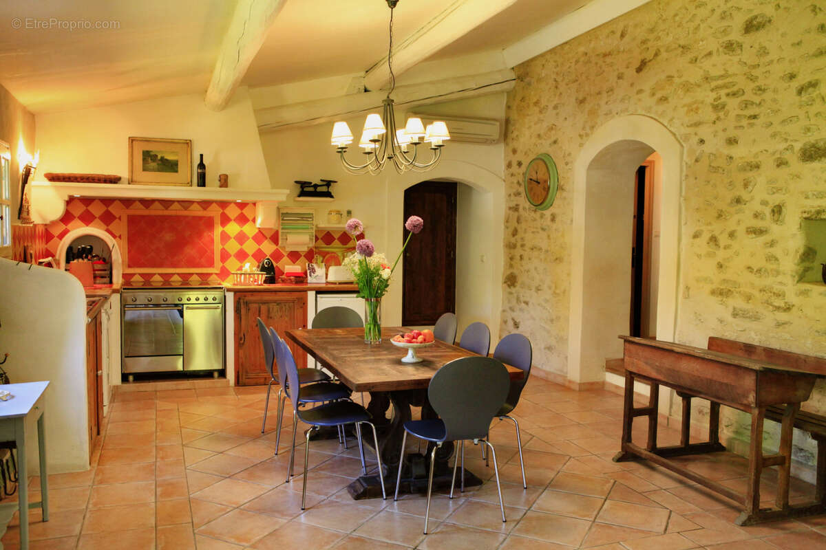 Propriete 350 m 2 - photo 6