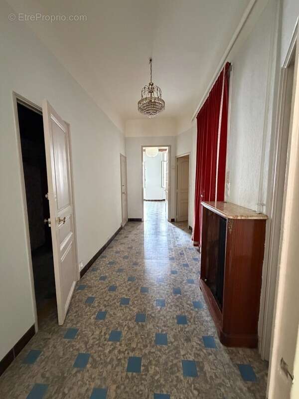 Appartement à MARSEILLE-1E