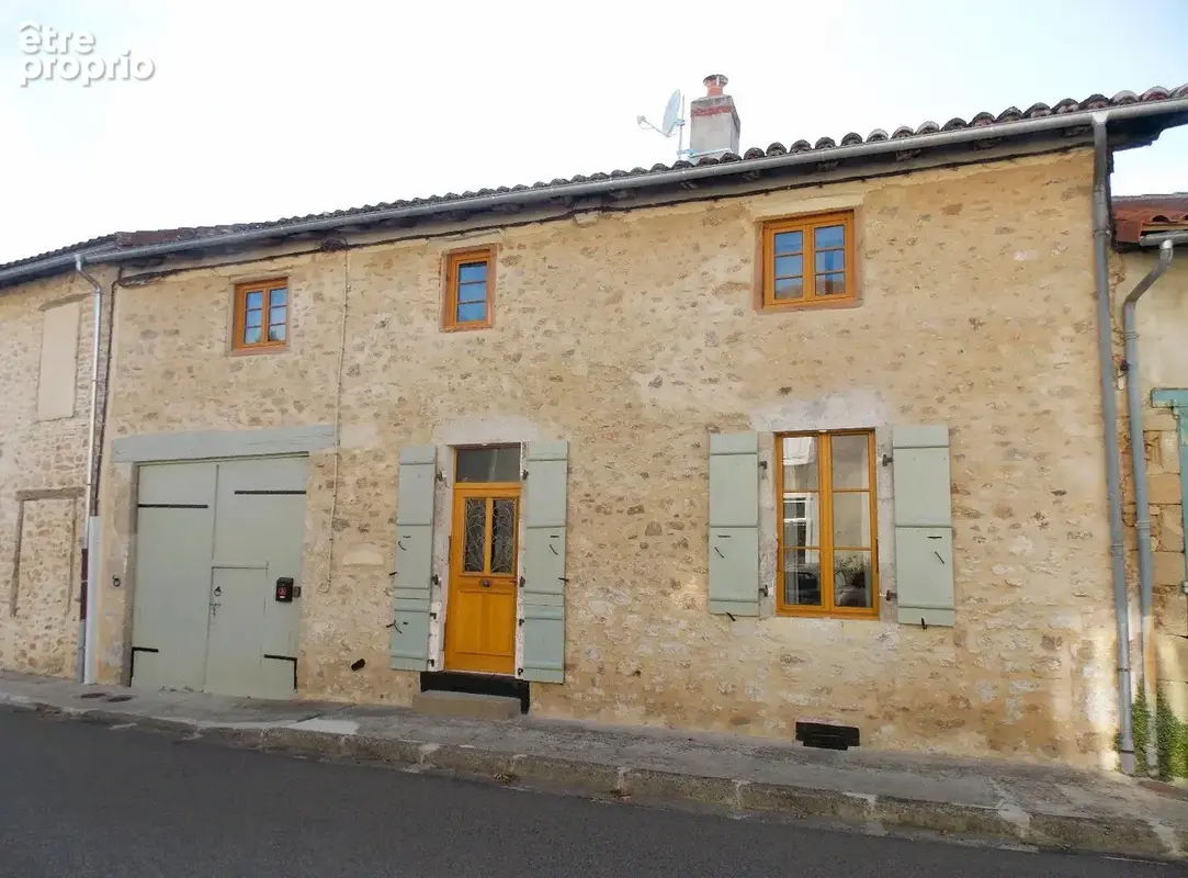 Superbe maison en pierre impeccable de 4 chambres avec grange et jardin dans un village populaire - photo 1