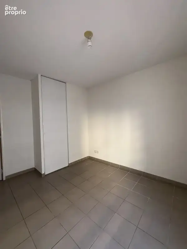 T3 avec grand balcon et parking   Marseille 15ème - photo 4