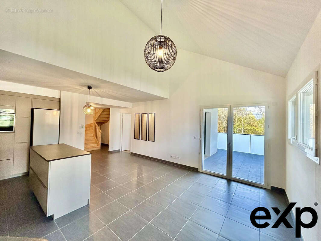 Appartement à SAINT-JEOIRE-PRIEURE