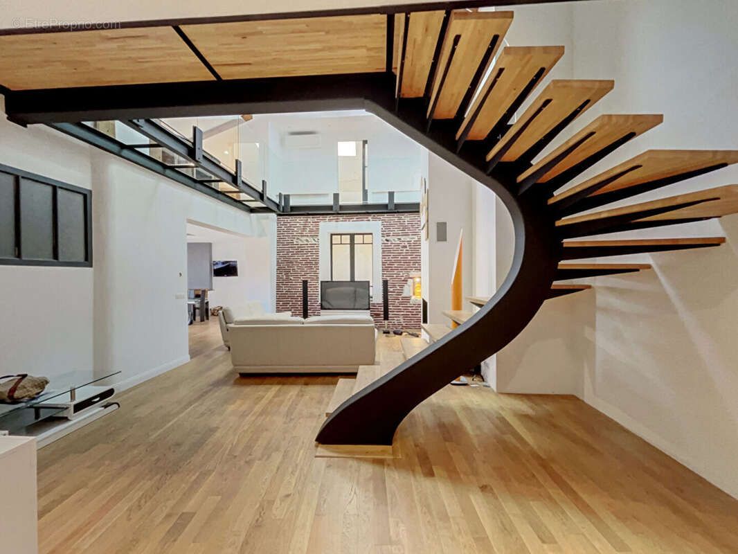 Appartement à CAZERES