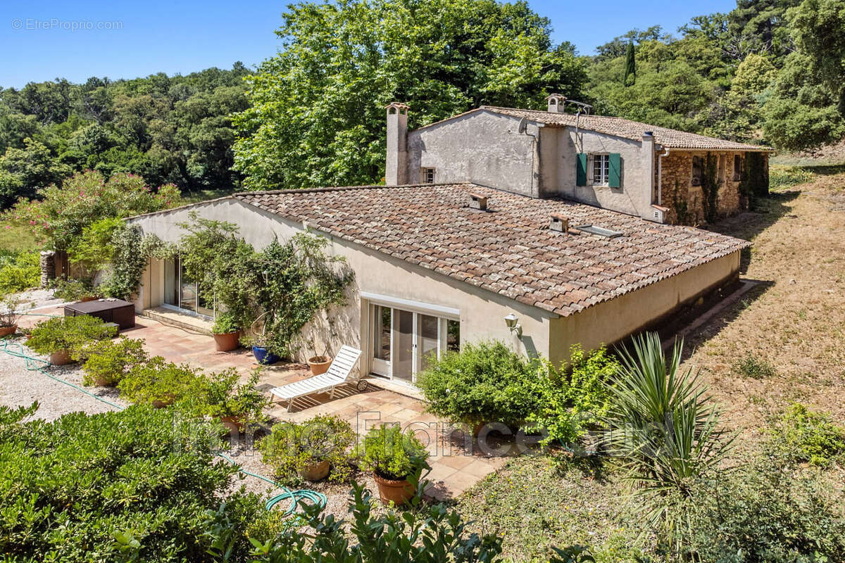 Maison à LA GARDE-FREINET