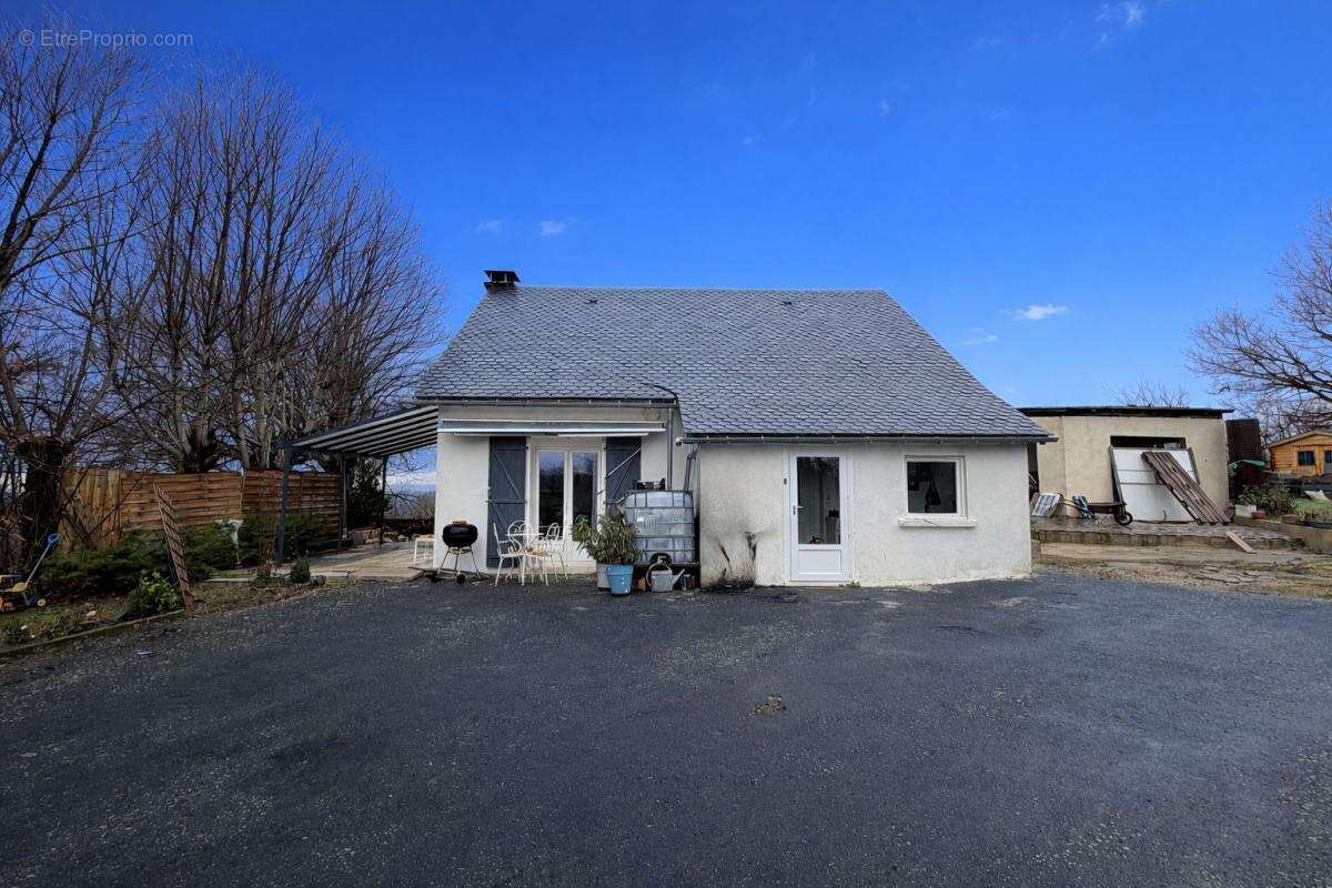 Maison à COMPS-LA-GRAND-VILLE