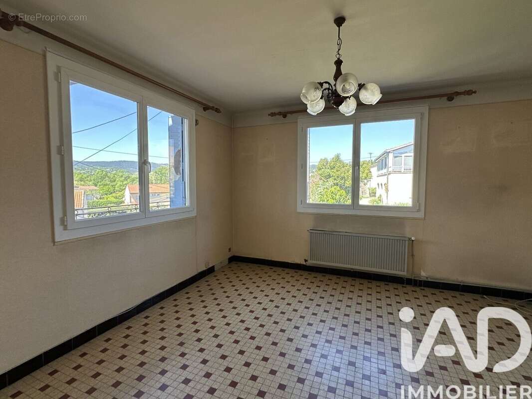 Photo 7 - Maison à SAINT-ETIENNE-DE-FONTBELLON