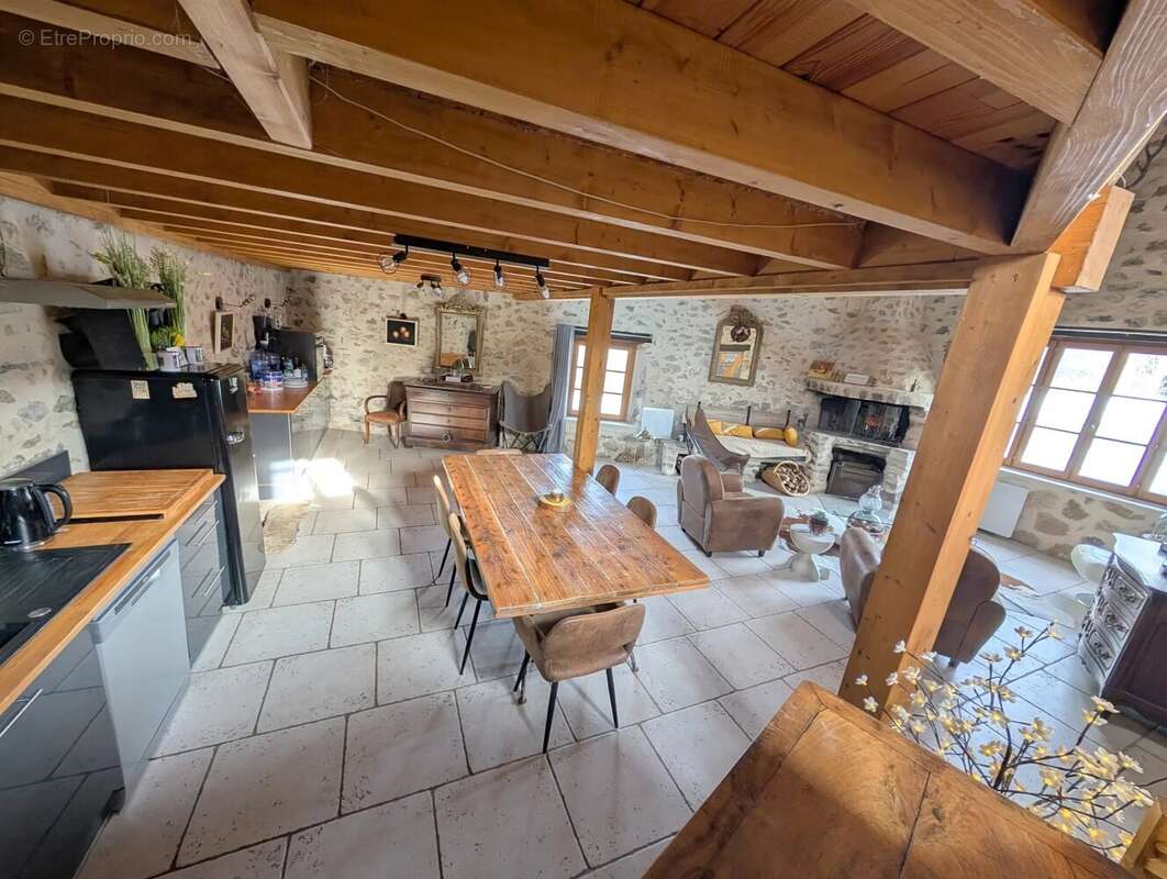 Maison à ALBOUSSIERE