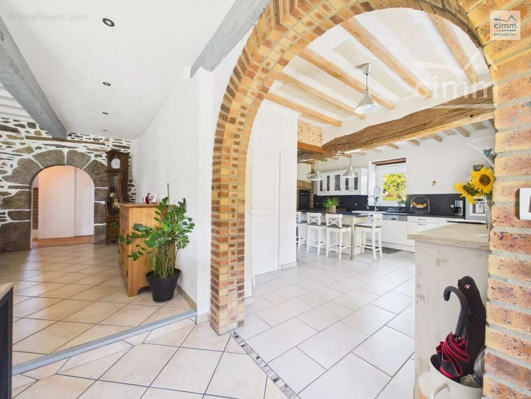 Maison à SAINT-THURIAL