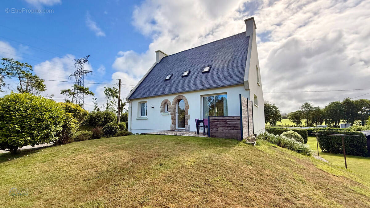 Maison à LANRIVOARE