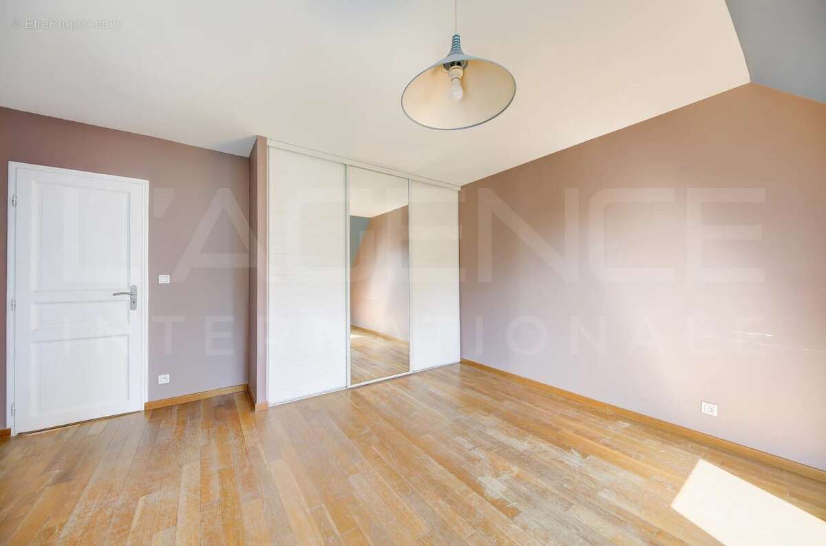 Maison familiale avec vue panoramique et piscine - photo 19