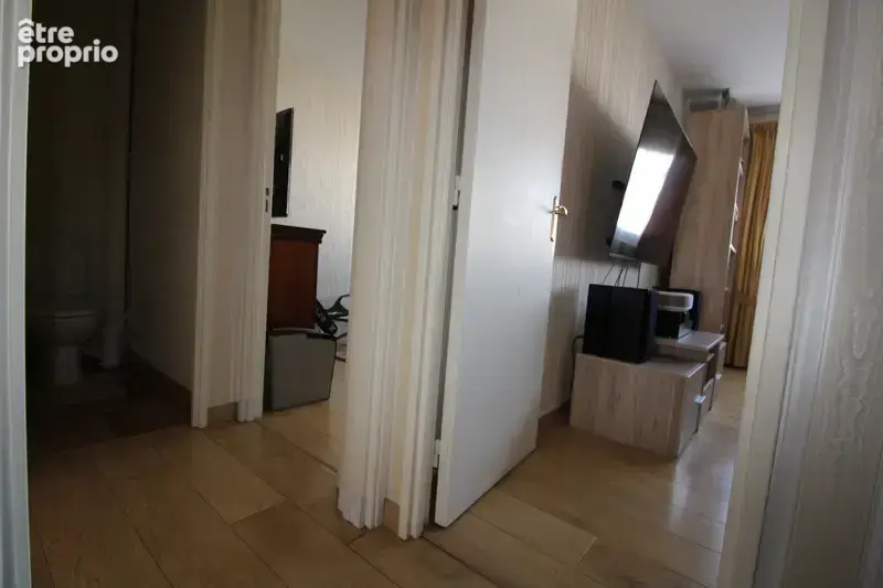 Appartement avec ASCENCEUR à vendre avec 3 CHAMBRES et 5 pièces LA ROCHE SUR YON (85) - photo 31