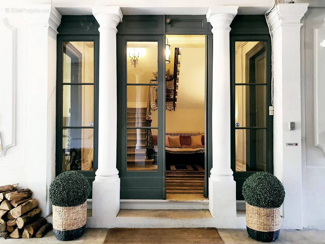 Une maison de maître élégante et exceptionnelle - photo 2