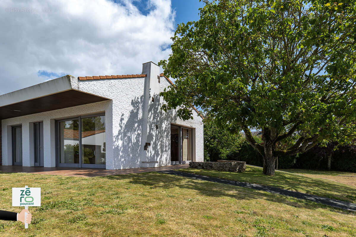 Maison à LES HERBIERS