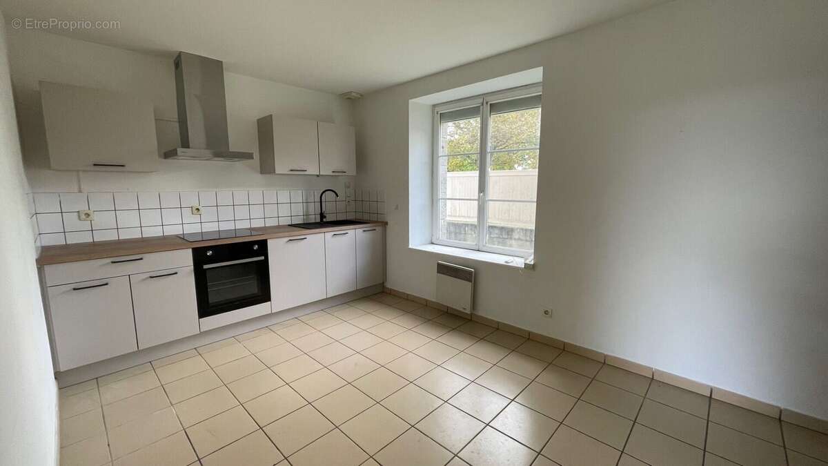 Maison à SAINT-FRAIMBAULT-DE-PRIERES